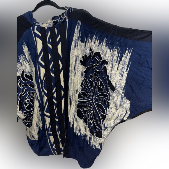 Brand Resort Wear Totem Faced Abstract Boho Cardigan w/ Metal Fastens - Size OS - Picture 4 of 16